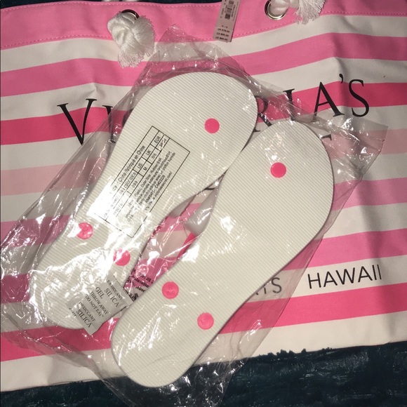 NWT Victoria’s Secret Beach Bundle Tote & M Flops - Picture 5 of 6